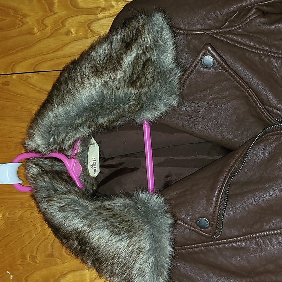 Hollister Faux leather jacket with Faux fur collar - Picture 2 of 14
